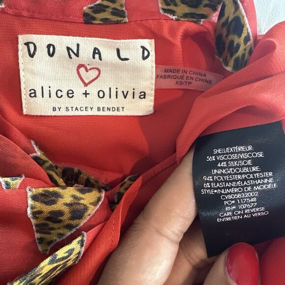 Alice + Olivia x Donald Robertson Silk Leopard Lip Top Red Blouse XS Mobwife Bow - Picture 11 of 11